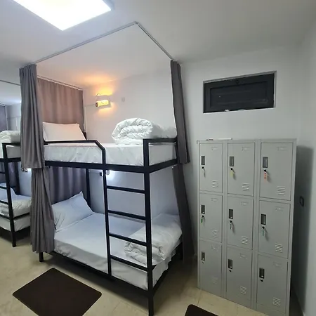 Hostel New Bazaar *